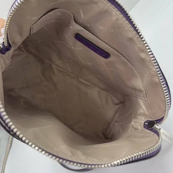 MICHAEL KORS Jet Set Travel Color-Block Signature Logo Crossbody Bag
Dark Purple - Picture 13 of 16